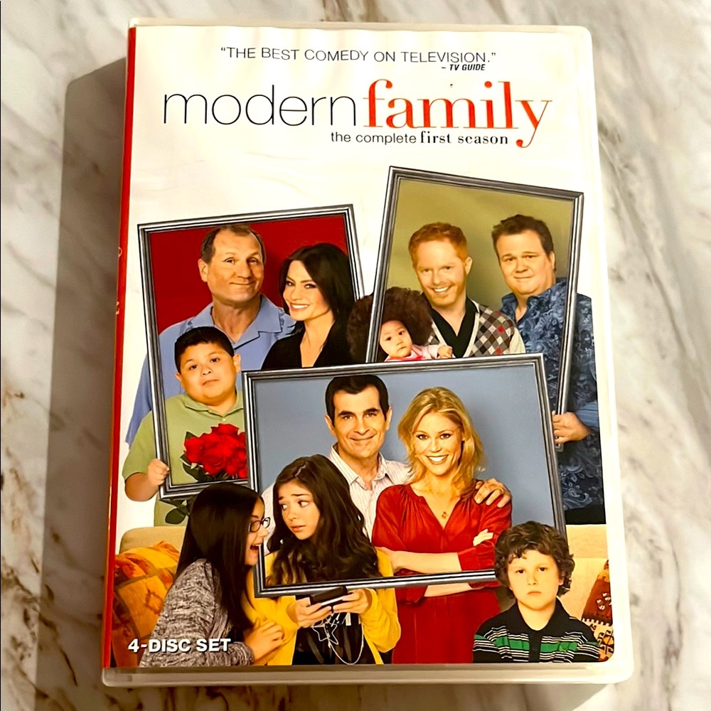 Modern Family: The Complete First Season 4 DVD Set